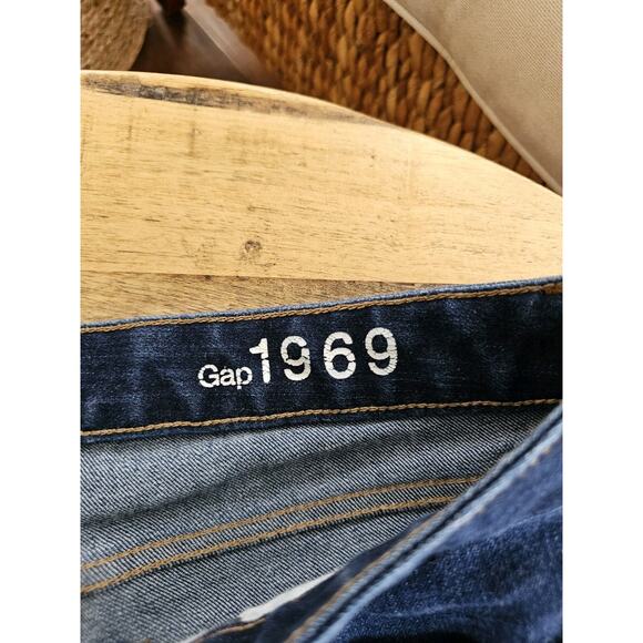 Gap 1969 Women’s Real Straight Jeans Mid Rise Size 31 S/12 Dark Wash - Picture 4 of 7